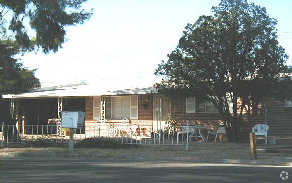 Primary Photo - 2828-2832 E Loretta Dr