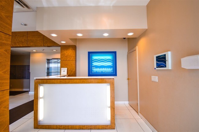 Foto del edificio - 8125 River Rd