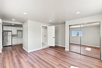 Building Photo - 11150 Santa Fe Ave