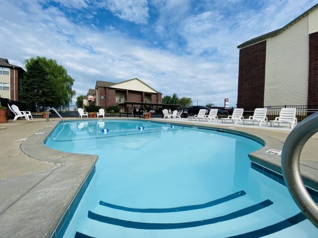 Piscina del Club de Polo - Polo Club