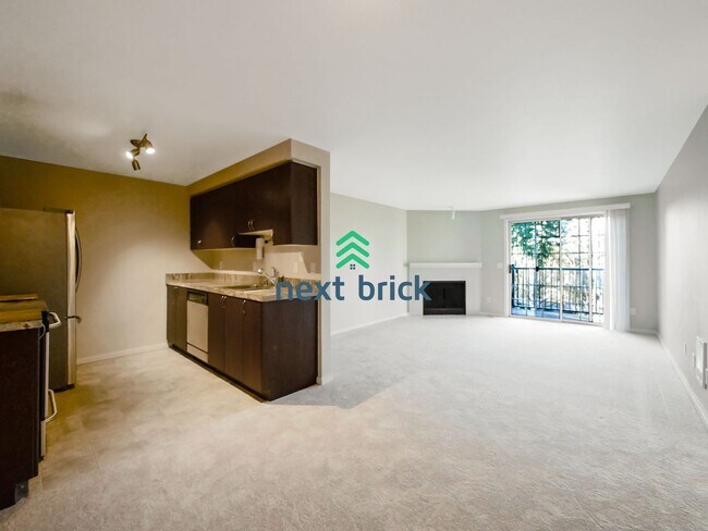 Building Photo - 2 Bed and 1 Bath Kirkland Condo is Availab...