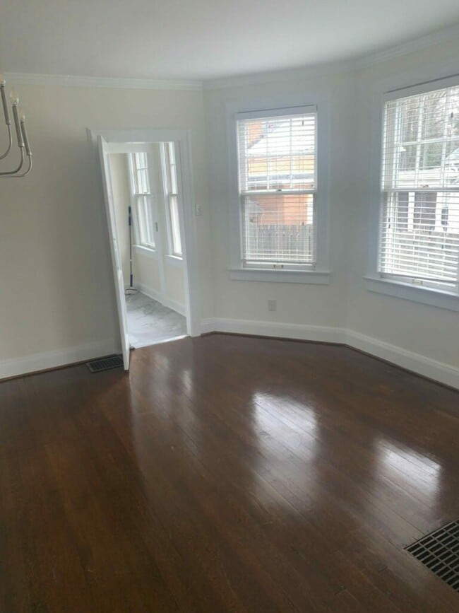 Building Photo - 347 S Drexel Ave