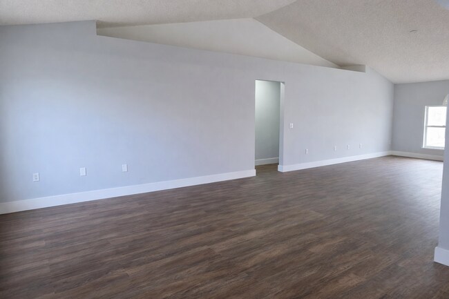 Foto del edificio - 1451 Swan Ct