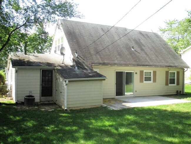 Foto del edificio - Beautiful 4 Bed 2 Bath Home Sitting On A Spacious Lot In Serene Greenbriar