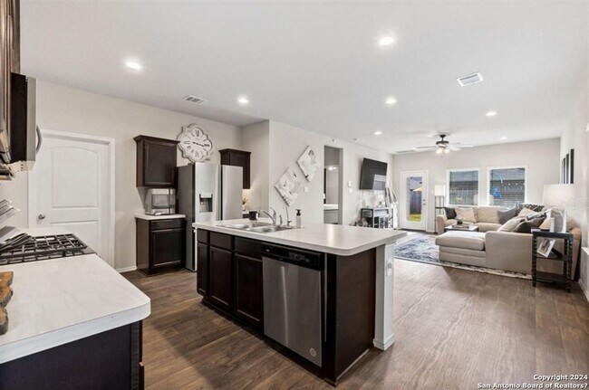 Building Photo - 13911 Great Pnes Ct