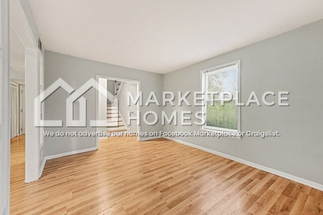 Building Photo - 427 Whispering Pines Dr