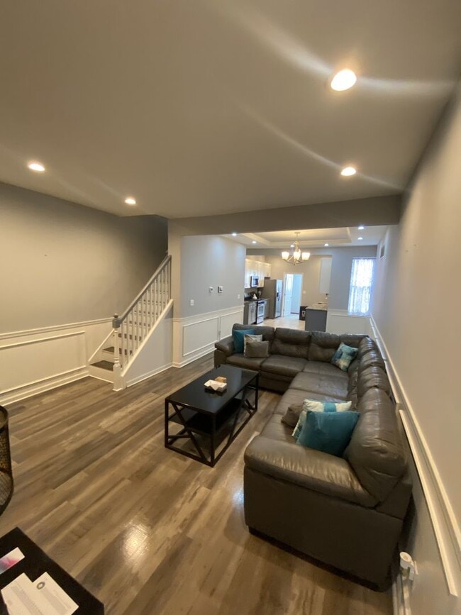 Photo - 5706 Warrington Ave House