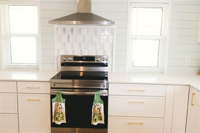 Foto del edificio - 361 Shamrock Blvd