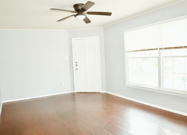Building Photo - Brookview Hills