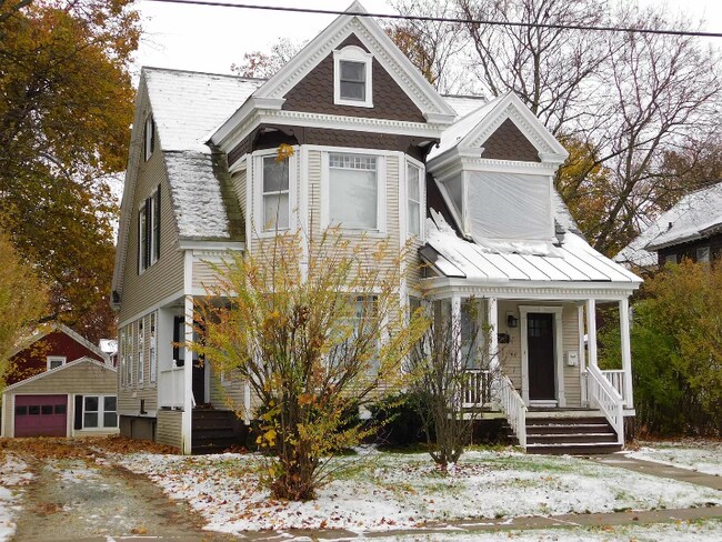 Foto del edificio - 46 Kingsley Ave