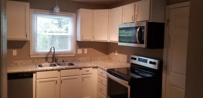 Foto del edificio - 512 SE 4th Terrace