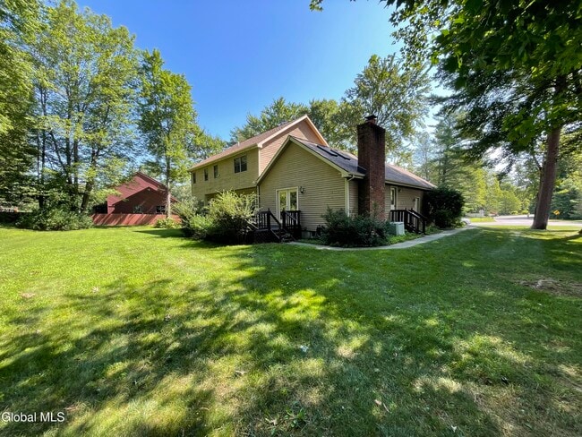 Building Photo - 8 Timberwick Dr