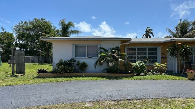 Building Photo - 2640 SE 3rd St