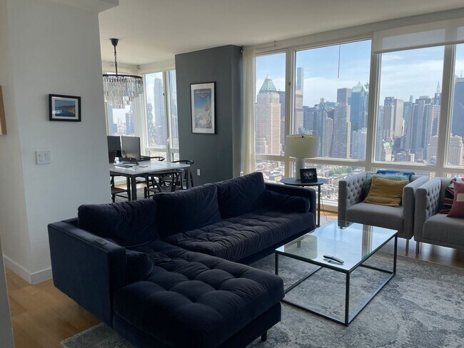 Building Photo - 605 W 42nd St