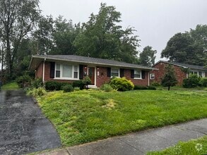 Building Photo - 136 Tartan Dr