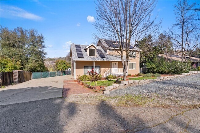 Building Photo - 2717 Knollwood Dr