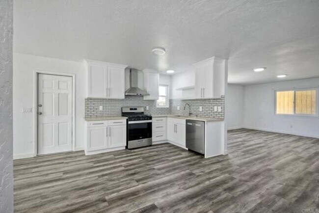 Building Photo - 3 BDRM, 2BA+ BONUS Room in San Marcos avai...