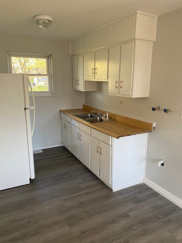Building Photo - 46 Hanna Ave