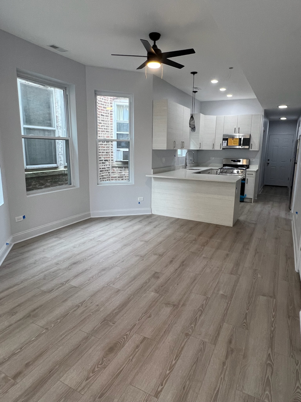Primary Photo - 1348 N Lawndale Ave