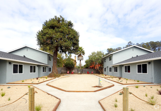 Building Photo - 2651 Fresno St