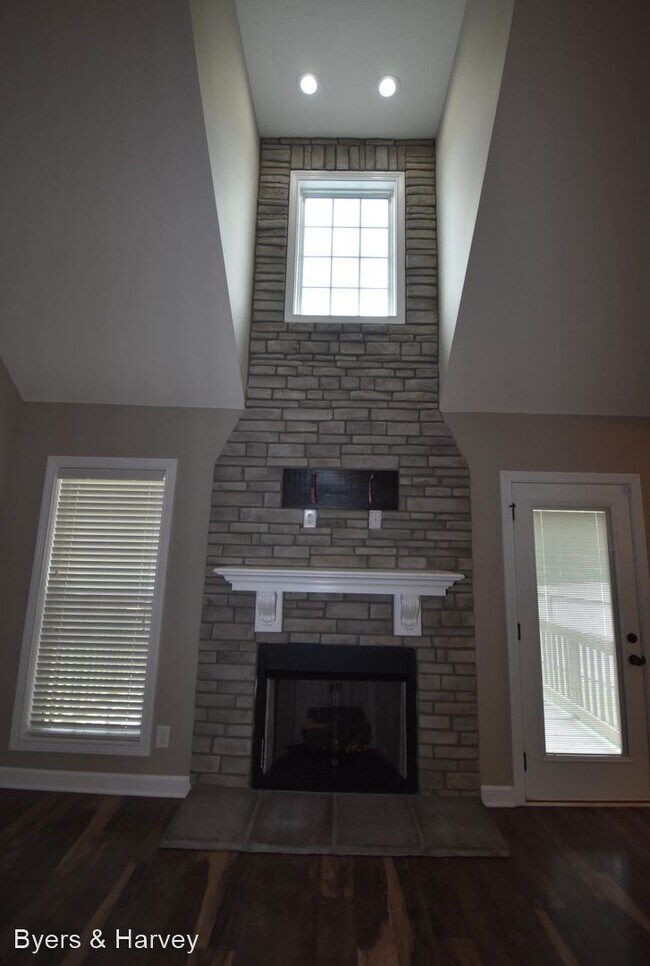 Building Photo - 3 br, 2 bath House - 3746 Windhaven Drive
