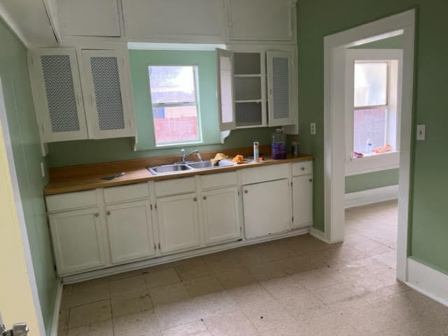Kitchen - 714 E Polk Ave