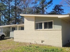 Building Photo - 646 Piermont St