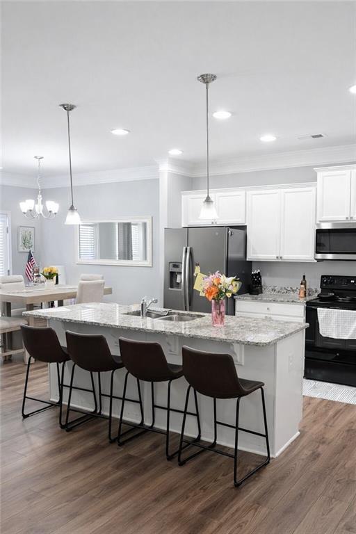 Building Photo - 39 Crescent Chase