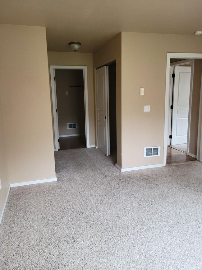 Foto del edificio - 3 br, 2 bath House - 1304 5th Ave W