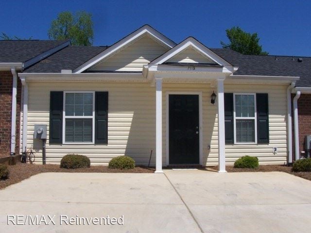 Primary Photo - 2 br, 2 bath House - 2115 Swindon
