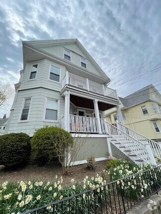 Building Photo - 32 Pearson Rd