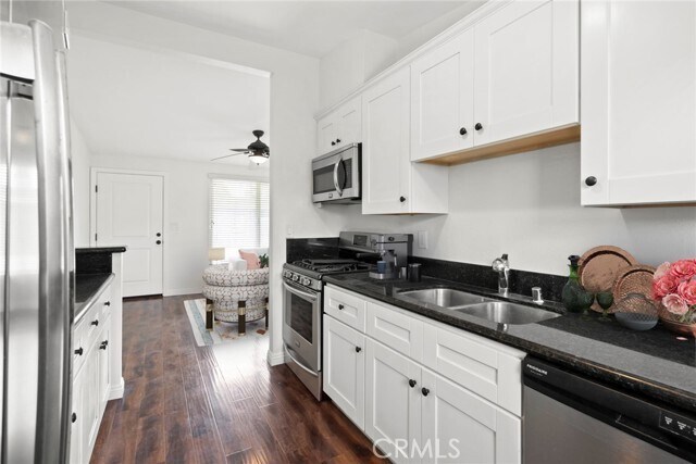 Foto del edificio - 235 E 18th St