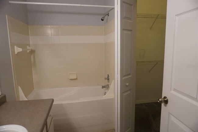 Building Photo - 6005 Westgate Dr