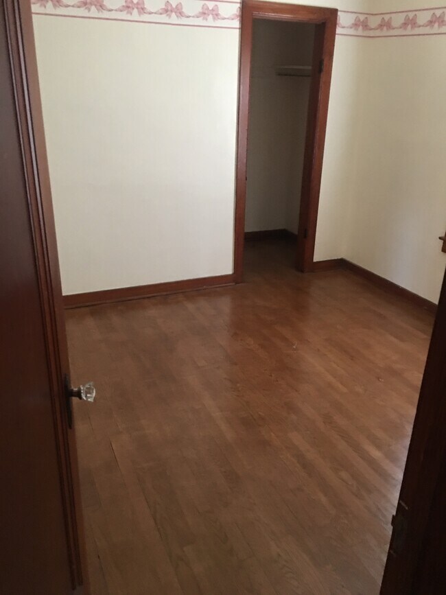 Foto del edificio - 1136 S Wolf Lake Rd