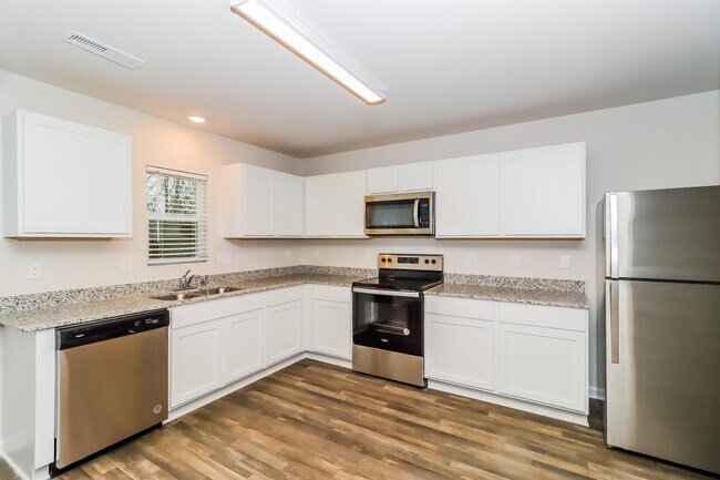Building Photo - 212 Grassy Meadow Ln, Statesville, NC