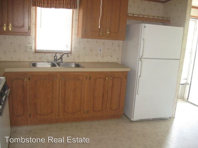 Building Photo - 2385 E Cortez Dr