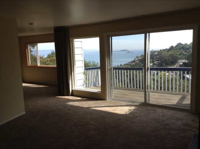 Building Photo - 482 Sausalito Blvd