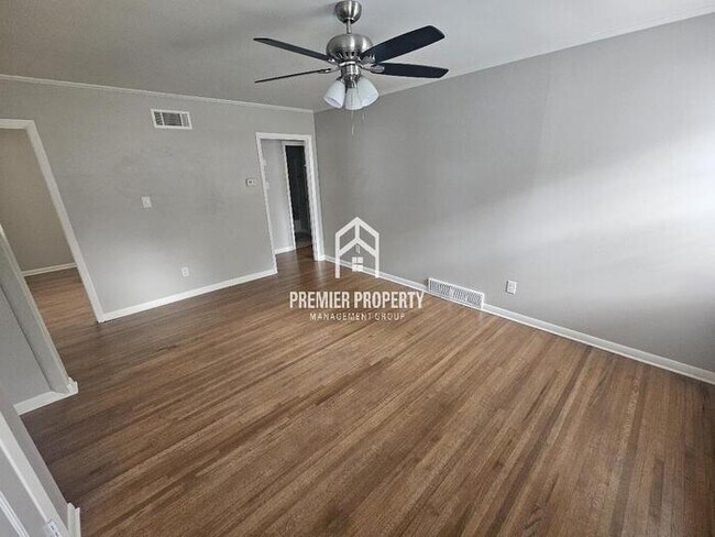 Building Photo - 1555 Raymore Rd