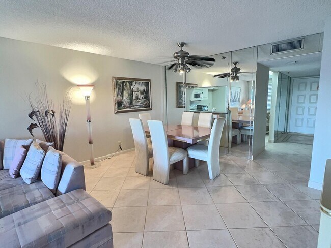 Foto del edificio - 14476 Amberly Ln