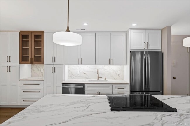 Foto del edificio - 400 High Point Dr