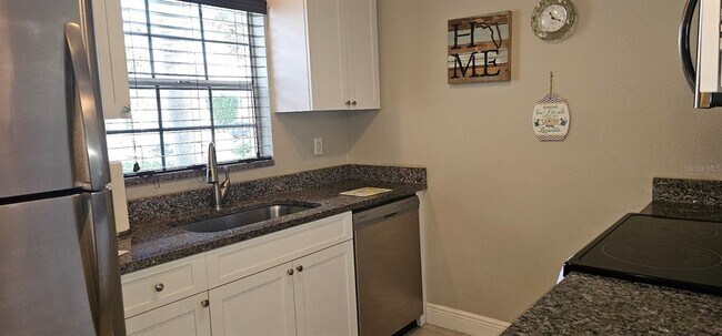 Building Photo - 8355 Glen Rose Way