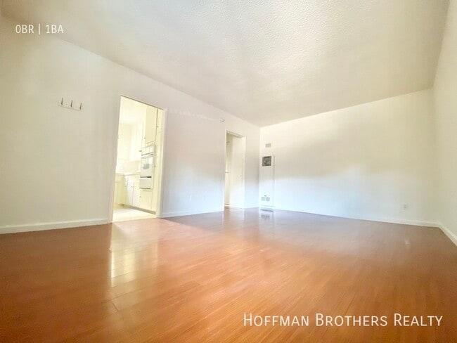 Building Photo - 3718 Mentone Ave