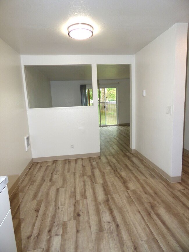 Building Photo - Lancaster Townhomes