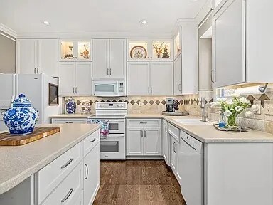 Foto del edificio - 8401 W 127th Cir