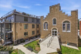 Building Photo - 625 Park Rd NW