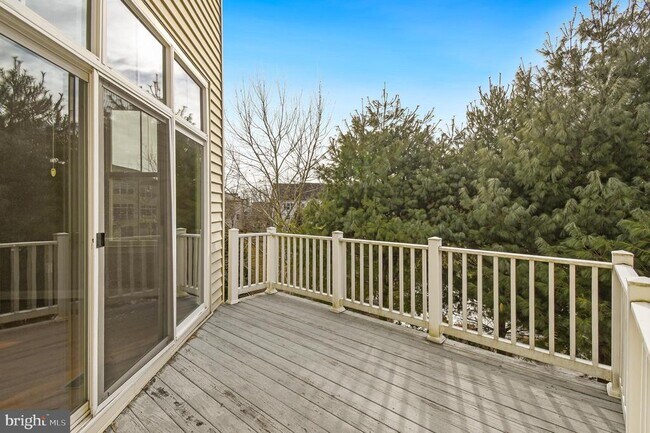 Building Photo - 9851 Garden Ranges