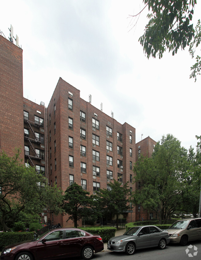 Building Photo - Chadwick House