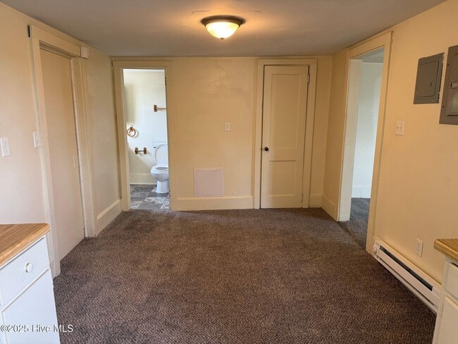 Building Photo - 143 Chaney Ave