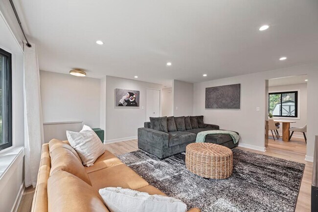 Foto del edificio - 908 Long Meadow Dr