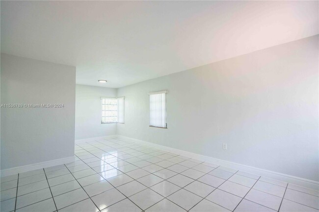 Building Photo - 1780 Marseille Dr
